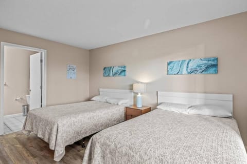 Spacious Hideaway in Torch Lake and Sunrise Views House in Torch Lake