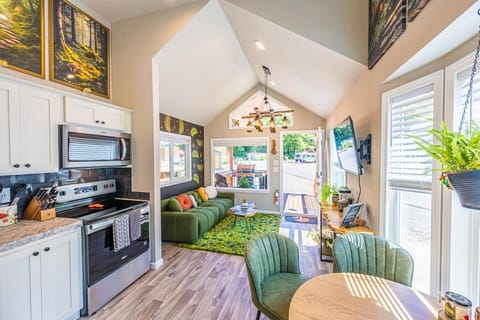 Rainforest Tiny Home Retreat Enchanted House in Forks