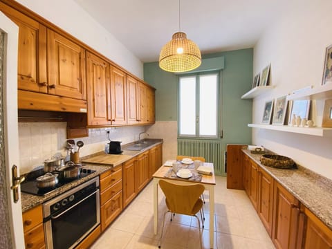 Kitchen or kitchenette, dishwasher, oven, washing machine, washing machine, kitchen, kitchen