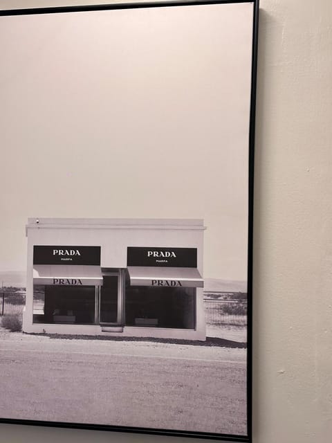 Modern 2BR - Stylish Retreat Unit B Downstairs Apartment in Atlanta