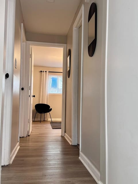 Modern 2BR - Stylish Retreat Unit B Downstairs Apartment in Atlanta