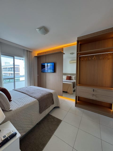 Bed, TV and multimedia, Photo of the whole room, Bedroom, wardrobe