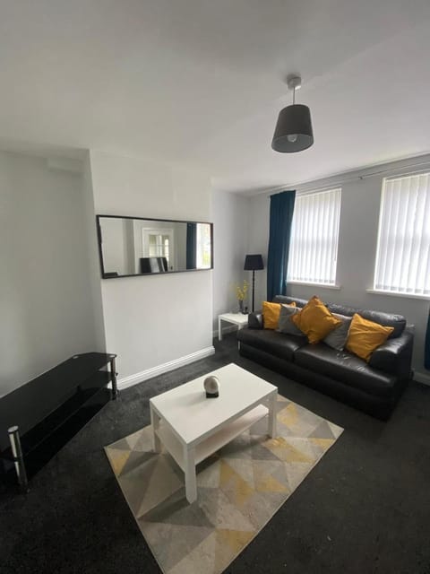 Living room, Seating area, furniture