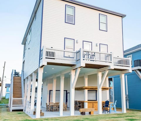 Steps2Beach 6BR for 19 w Views, Games , Karaoke! Welcome to SoundWaves! House in Bolivar Peninsula