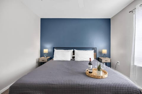 4BR Amazing Resort, Near Airport and Downtown Apartment in Montopolis