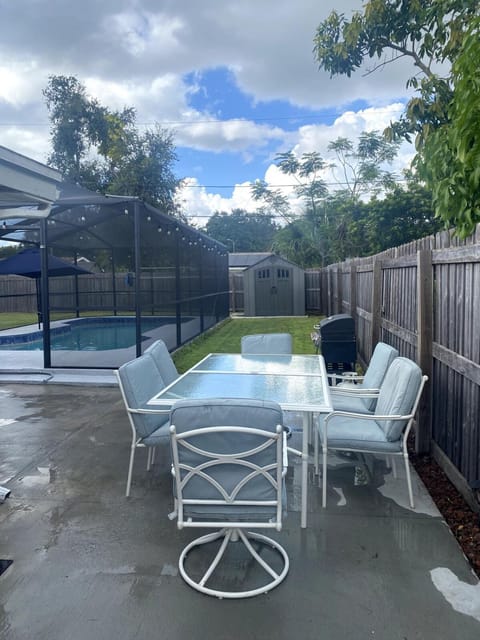 Cute House With Pool For Up To 7 Guests House in Pinellas Park