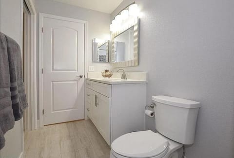 Coastal Charm - Just a Short Walk to the Beach! House in Daytona Beach