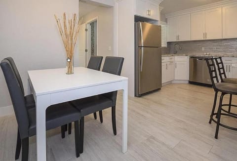 Coastal Charm - Just a Short Walk to the Beach! House in Daytona Beach