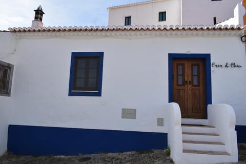 Property building, Facade/entrance, Day