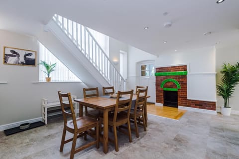 The Old Schoolhouse - Peak District, near Bakewell & Chatsworth House in North East Derbyshire District