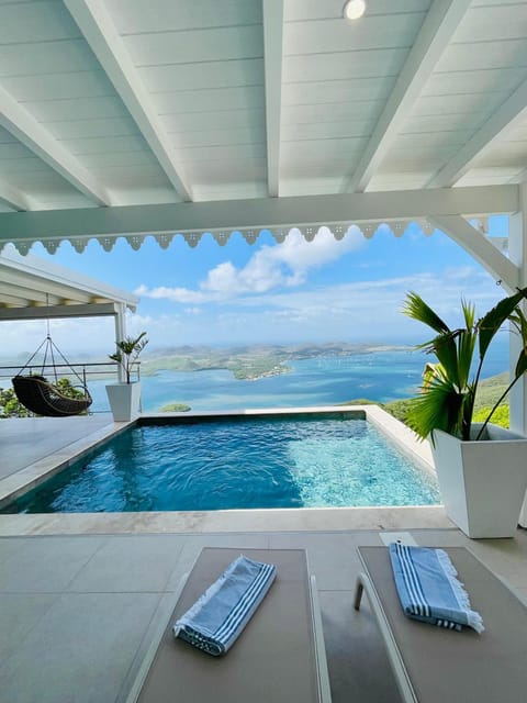 Natural landscape, Balcony/Terrace, Pool view, Sea view, Swimming pool, sunbed, towels