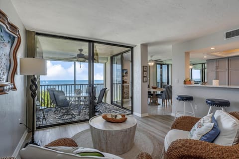 Beachside at Vanderbilt Apartment in Vanderbilt Beach