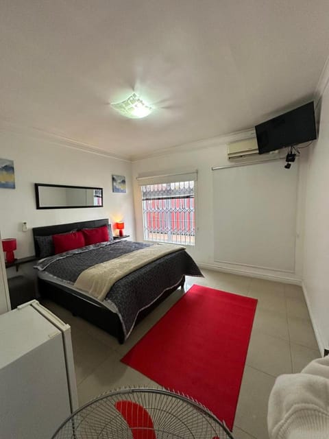 Surrey B&B Bed and Breakfast in Cape Town