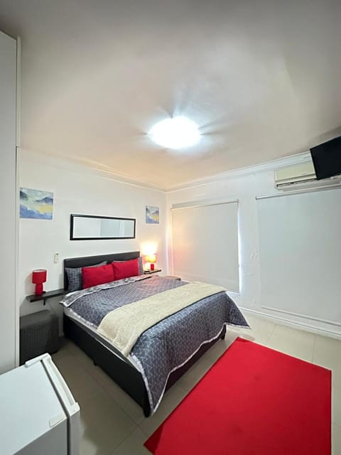 Surrey B&B Bed and Breakfast in Cape Town