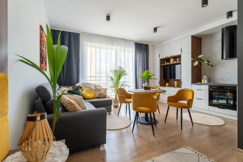 TV and multimedia, Kitchen or kitchenette, Living room, Seating area
