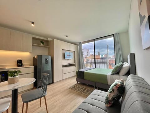 Communal lounge/ TV room, Bed, TV and multimedia, Kitchen or kitchenette, Living room, Photo of the whole room, Bedroom