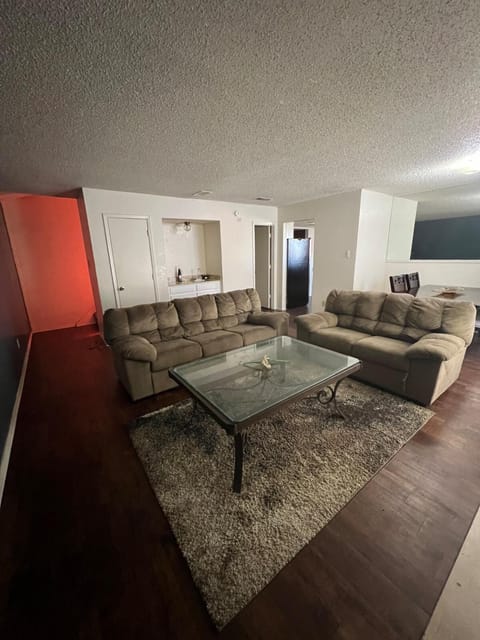 Arlington Townhouse 2 CarGarage House in Arlington