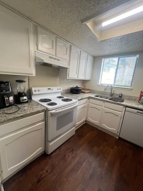 Arlington Townhouse 2 CarGarage House in Arlington