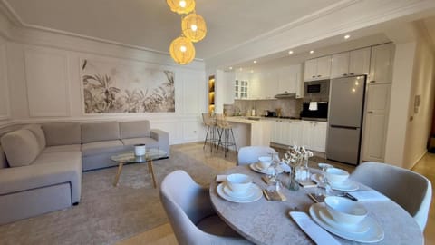 Kitchen or kitchenette, Living room, Dining area