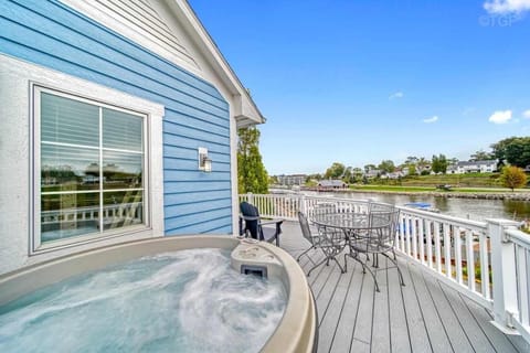 Luxury Home with Harbor Views Hot Tub Walk to North Beach Dog Friendly House in South Haven