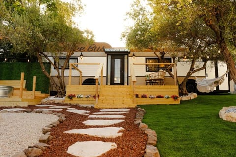 Property building, Spring, Day, Garden, Garden view