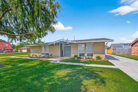 Spacious Family Home BBQ and Outdoor Area House in La Porte