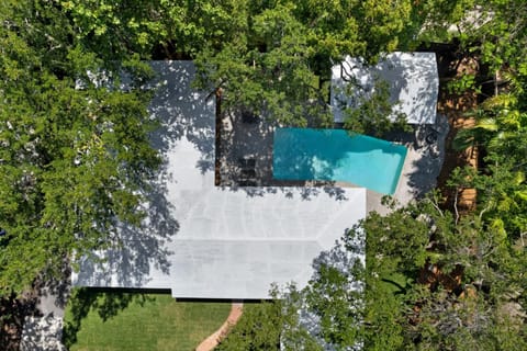 Memory Lane Cozy Home with Pool Lush South Miami House in Coconut Grove