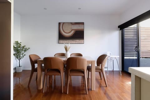 Grandeur & Charm: Updated Heritage Home House in Launceston