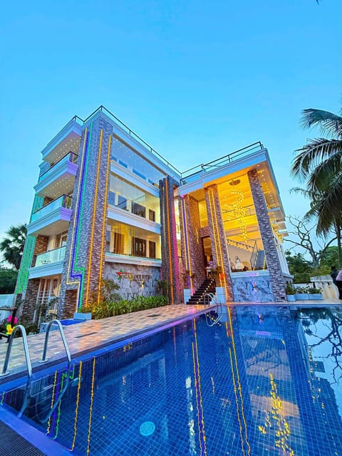Property building, Swimming pool