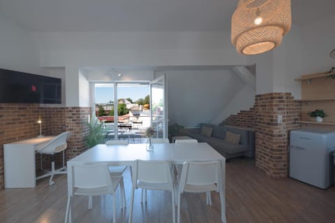 TV and multimedia, Balcony/Terrace, Living room, Dining area