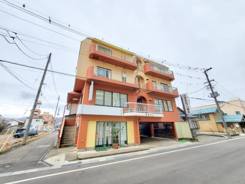 Property building, Day