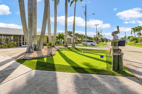 Property building, Minigolf