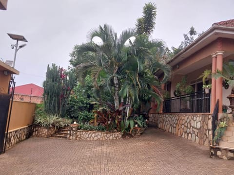 Property building, Day, Garden, Garden view