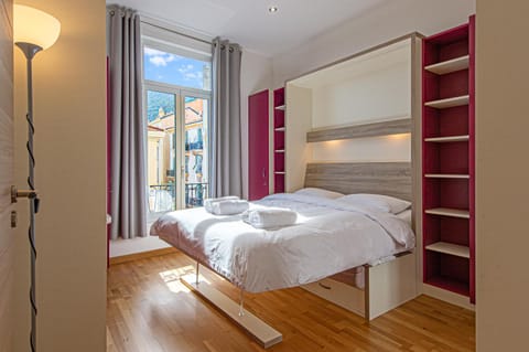 Bed, Balcony/Terrace, Photo of the whole room, Bedroom, towels, wardrobe