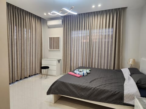 Bed, Photo of the whole room, Bedroom, towels, air conditioner