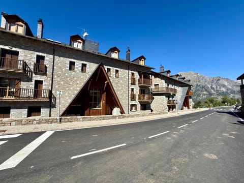 Property building, Natural landscape, Location