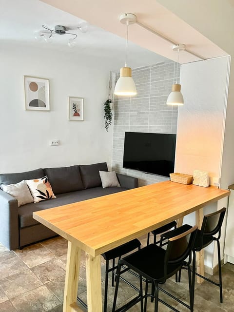 TV and multimedia, Living room, Dining area