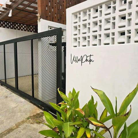 Brand New! Villa Putu Seminyak Villa in North Kuta