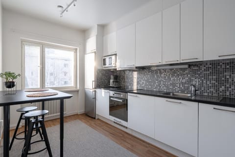 Kitchen or kitchenette, Dining area, dishwasher, oven, stove