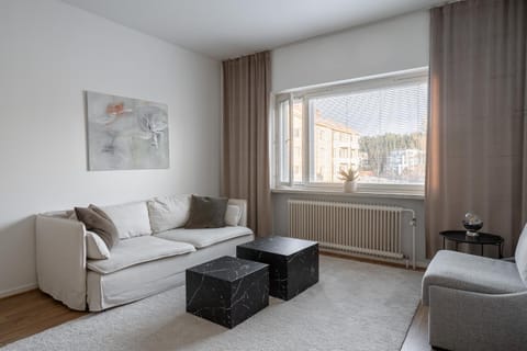 Living room, Seating area, internet