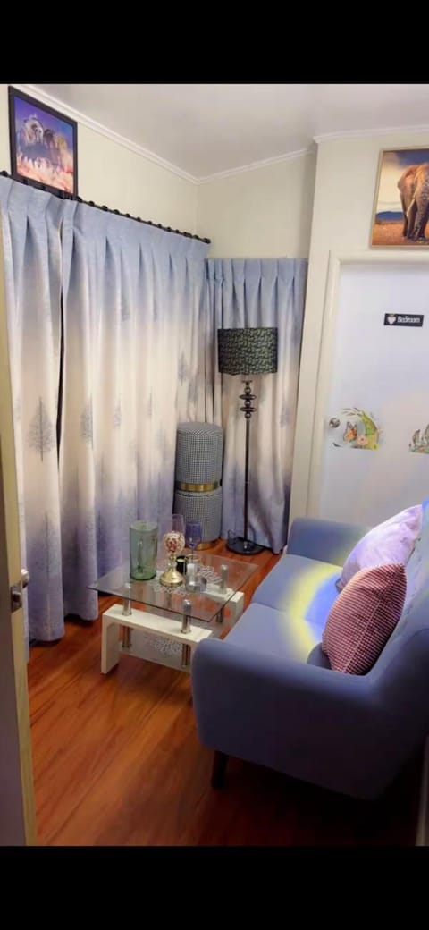Private Bedroom and Large Deck Separate Entrance Bed and Breakfast in Auckland