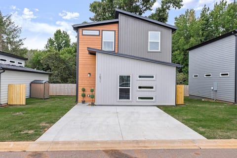 Modern 3BR Centerton Near Walmart HQ & Bentonville House in Bentonville