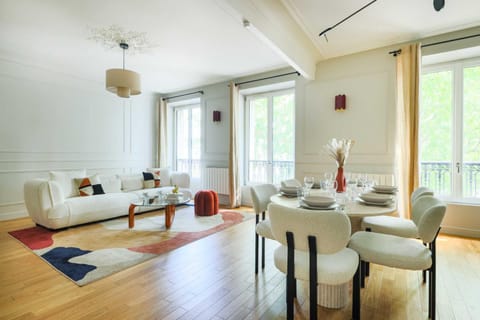 Living room, Dining area