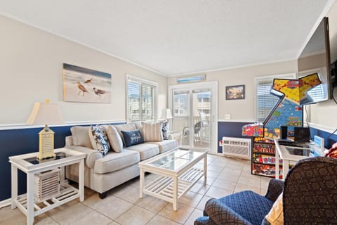 Game Room, TV and multimedia, Balcony/Terrace, Living room, Seating area, furniture