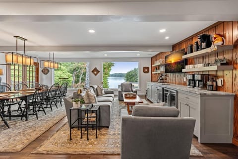 Gleesome Inn House in Blue Ridge Lake