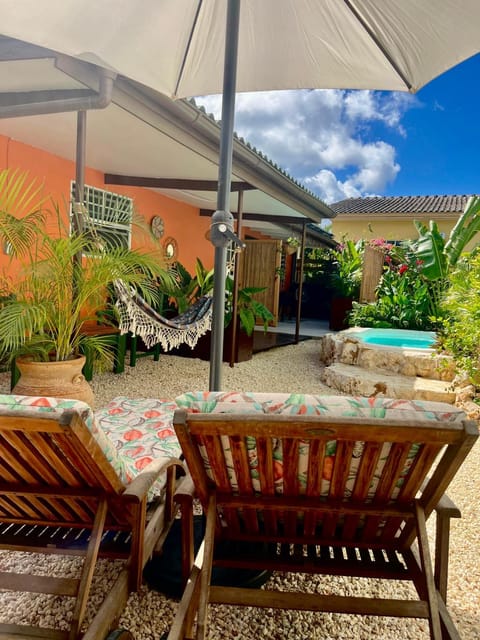 Property building, Garden, Swimming pool, sunbed