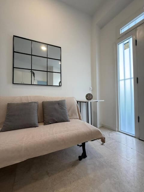 Moderno espectacular hogar en Puerta del Ángel Apartment in Madrid