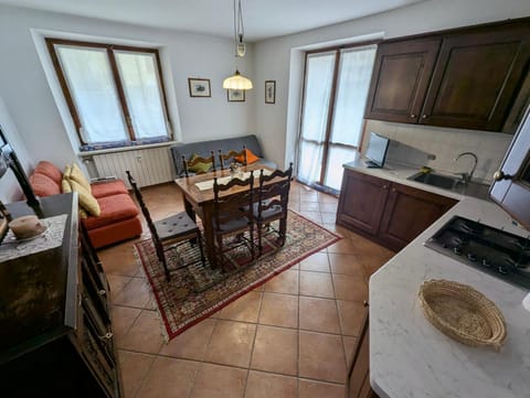 Living room, Seating area, kitchen