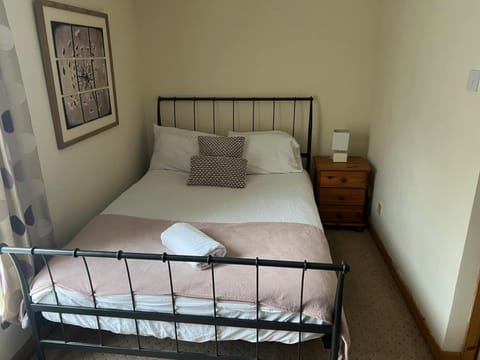 54 - Room 3 - City views Bed and Breakfast in Swansea