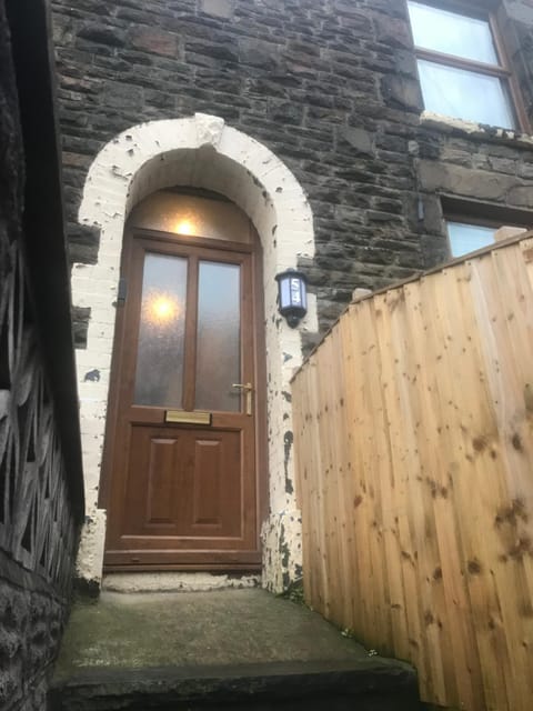 54 - Room 3 - City views Bed and Breakfast in Swansea
